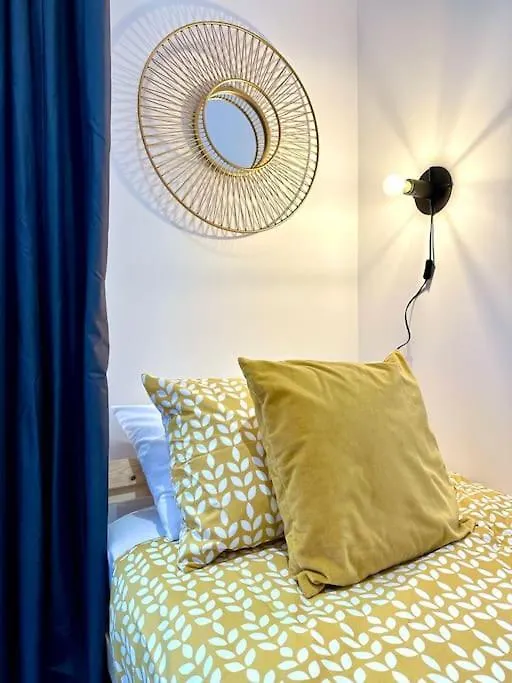 Spacious Bournemouth Group Haven: 8-Bedroom Comfort Near Town & Beach